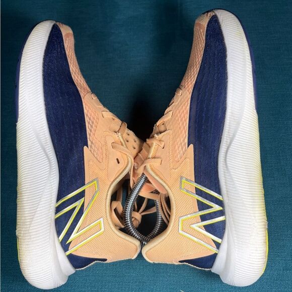 Size 8.5 - Women’s New Balance FuelCell Rebel V2 shoes - Picture 6 of 9